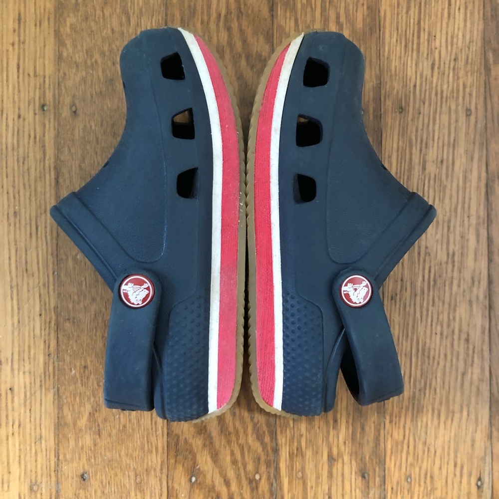 Toddler Crocs — size 6/7